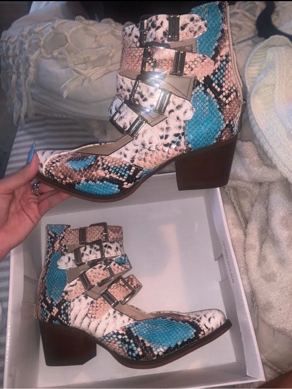Snake skin booties - Picture 4 of 6